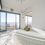 Place In Les Pins, Premium, Sea View, Sleeps 6 Apartment