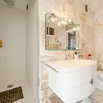 Place In Les Pins, Premium, Sea View, Sleeps 6 Apartment *