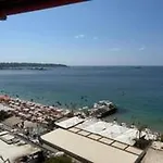 Place In Les Pins, Premium, Sea View, Sleeps 6 Apartment