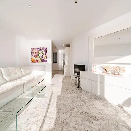 Les Pins, Premium, Sea View, Sleeps 6 アパート